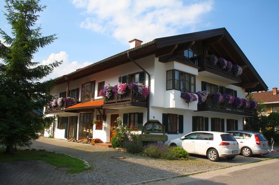 Rosenhof Feriendomizil Hotel in Ruhpolding - Logo