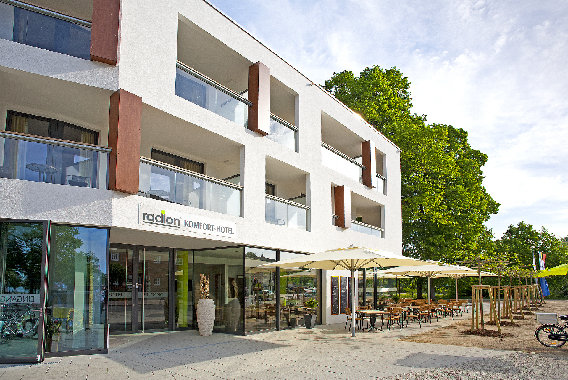 Hotel Waren Müritz mit Seeblick und Balkon - 