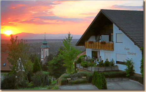 Haus Abendrot Ferienwohnungen Monteurzimmer in Bad Bellingen in Baden - Logo