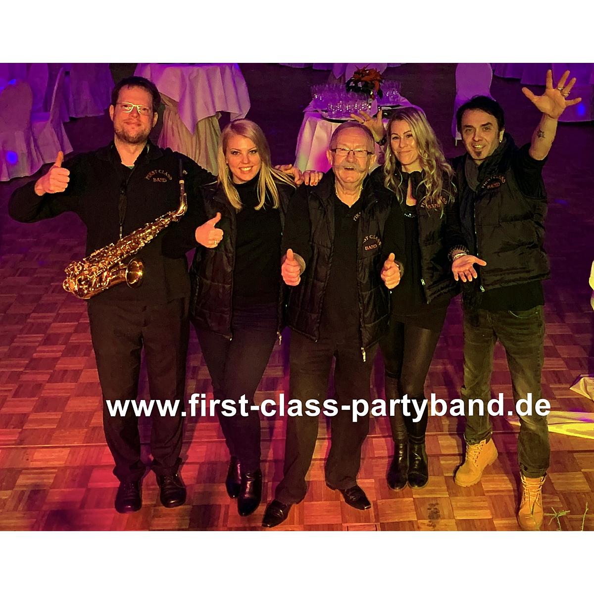 FIRST CLASS PARTYBAND Top für Stadtfest, Schützenfest, Hochzeit, Party, Gala, Event in Bremen - Logo